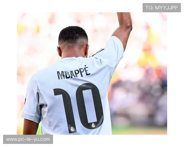 皇马高位压迫暴露肋部空当，巴萨斜长传战术成制胜关键